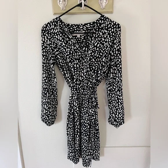 white christmas dresses Loft Women's Black 100% Rayon V-Neck Long Sleeve Casual Maxi Dress Siz –  Carissa's Closet main image 1